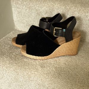 🌟 Toms Wedge sandals 🌟